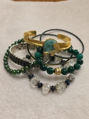 Green 7 Bracelet Bundle- Mix of Gold-tone & Silver-tone Stretch & Cuff/Bangle